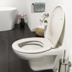 Toiletzitting Tiger Ventura Softclose Duroplast Pergamon -Badkamerwinkel 4008912514468 toiletzitting tiger ventura softclose duroplast pergamon sfeer3