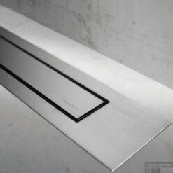 Easydrain Compact Modulo Design Douchegoot 120 Cm. Rooster Z4 Waterslot 30 Mm. Rvs Geborsteld