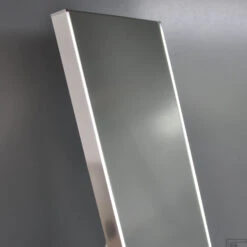 Staande Spiegel Wiesbaden Lensa Met LED Verlichting 160x42 Cm -Badkamerwinkel staande spiegel wiesbaden lensa met led verlichting 160x42 cm detail 1