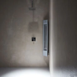 Sunshower Pure Solo White Infrarood Opbouwapparaat 20x125x18 Cm Aluminium Wit -Badkamerwinkel sunshower pure solo white infrarood opbouwapparaat 20x125x18 cm aluminium sfeer